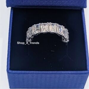 Swarovski 5572686 crystals vittore cocktail ring